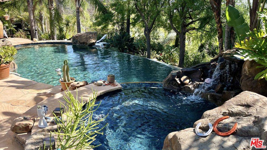 Topanga, CA 90290,2535 Hawks Nest TRL #A