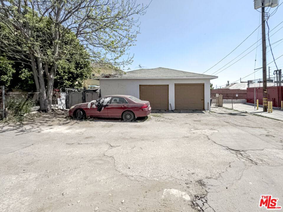 Los Angeles, CA 90006,1523 Arapahoe ST
