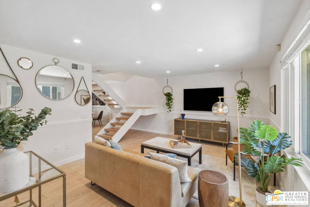 Palm Springs, CA 92262,250 E Via Escuela #F