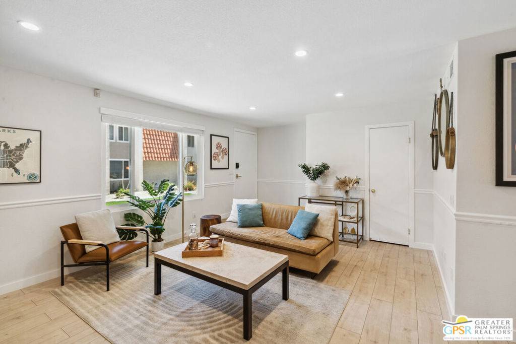 Palm Springs, CA 92262,250 E Via Escuela #F