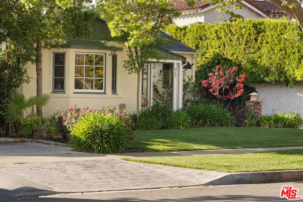 Glendale, CA 91202,917 Highland AVE
