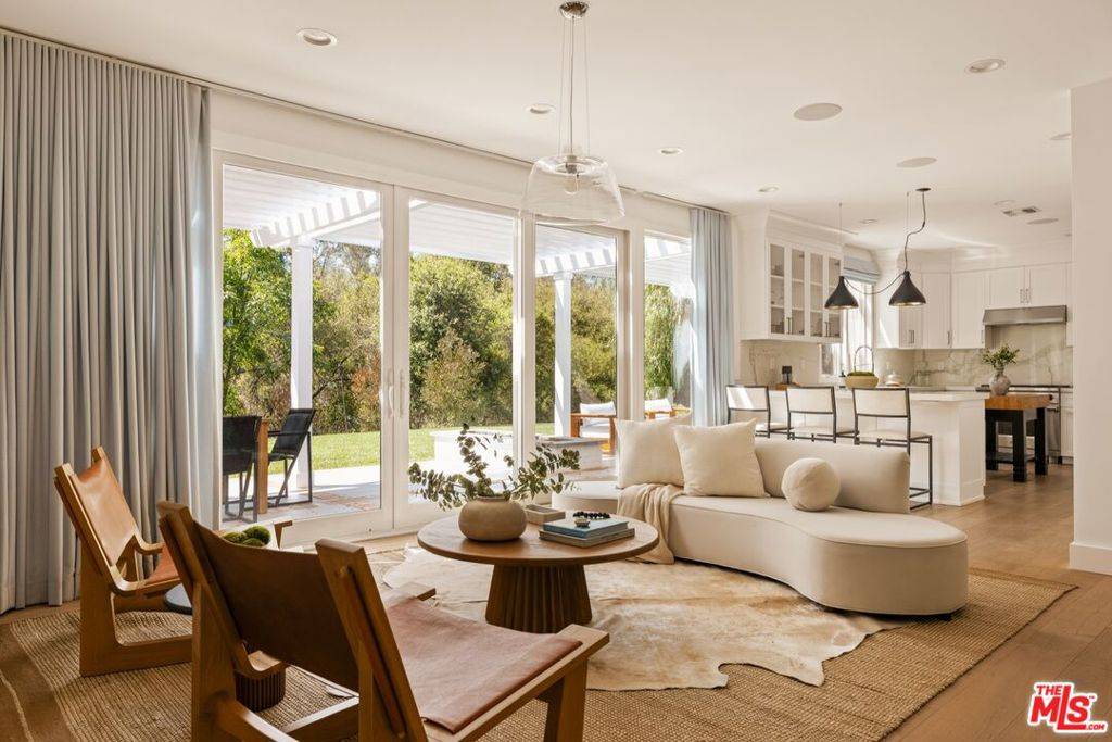 Calabasas, CA 91302,3021 Turtle Creek RD