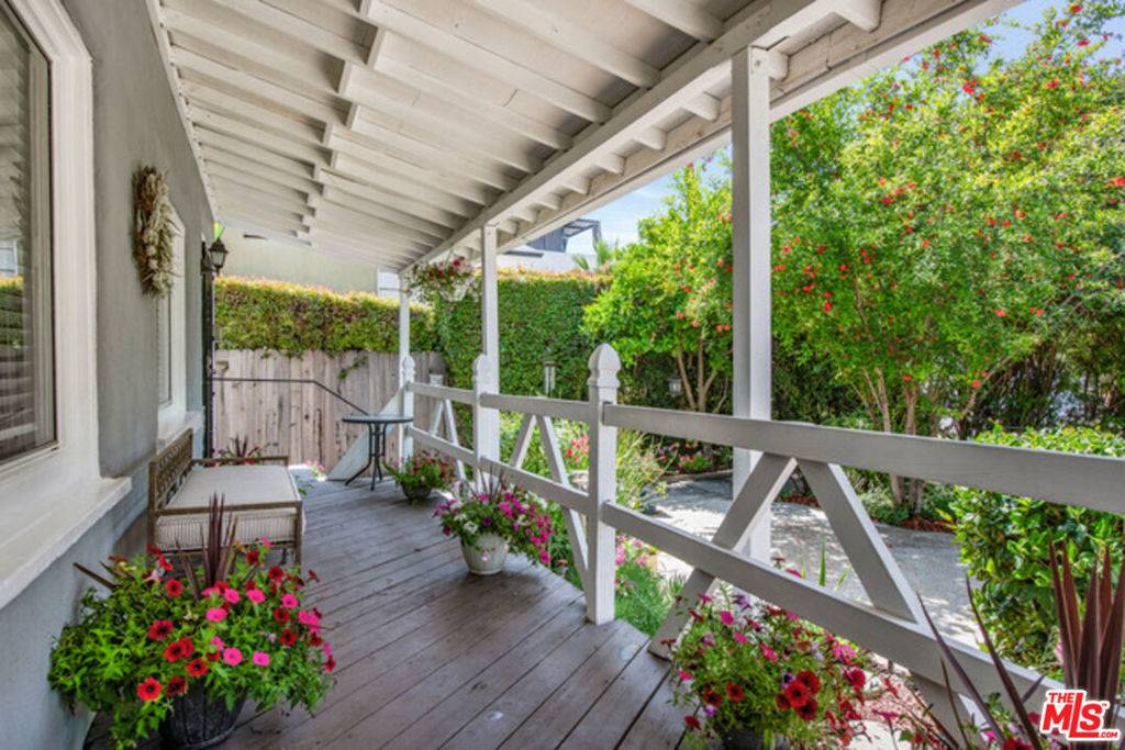 North Hollywood, CA 91606,11670 Erwin ST