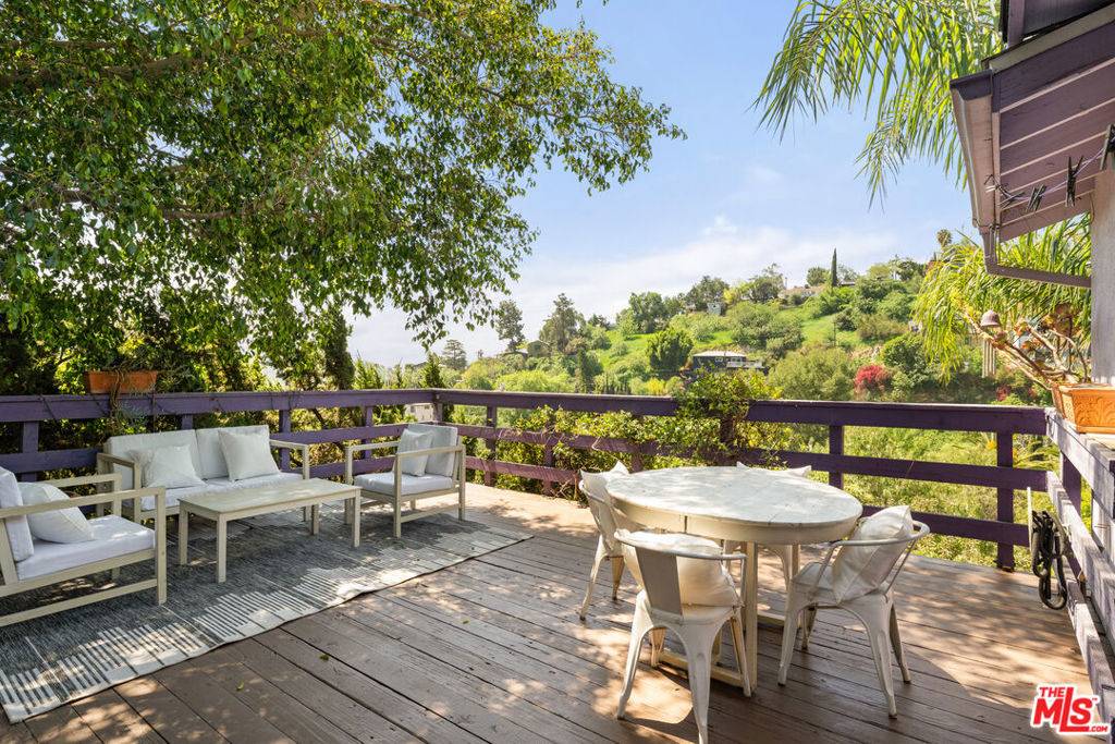 Los Angeles, CA 90065,339 W Avenue 45