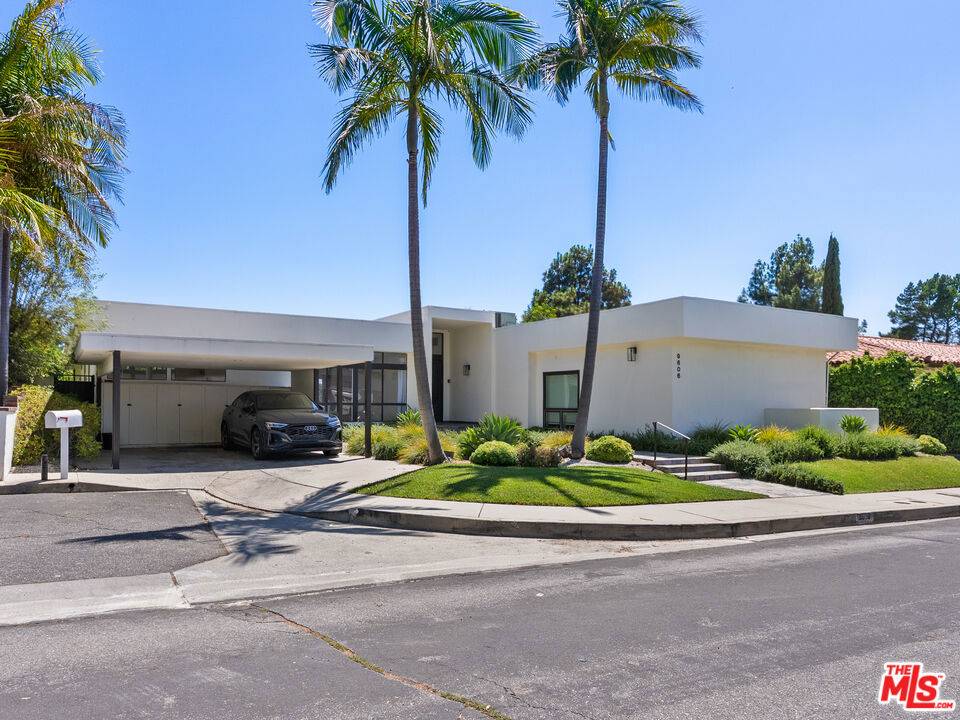 Beverly Hills, CA 90210,9606 Arby DR