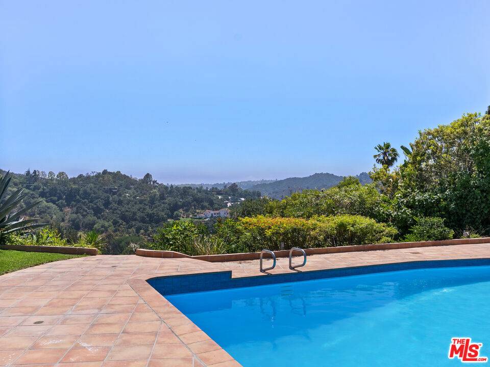 Beverly Hills, CA 90210,9606 Arby DR