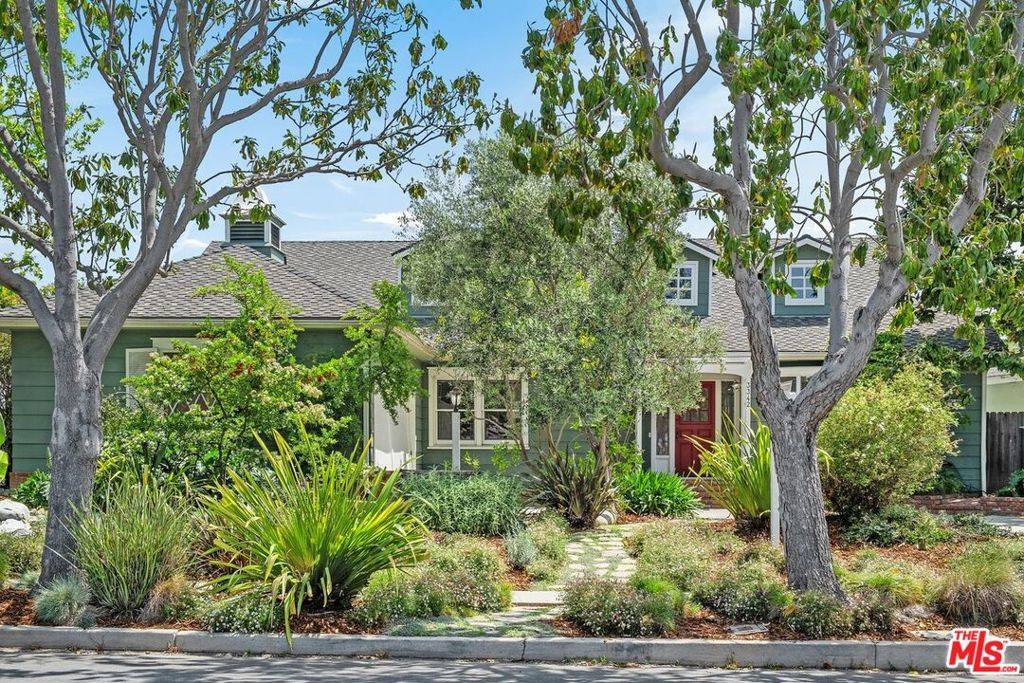 Los Angeles, CA 90064,3342 Barbydell DR