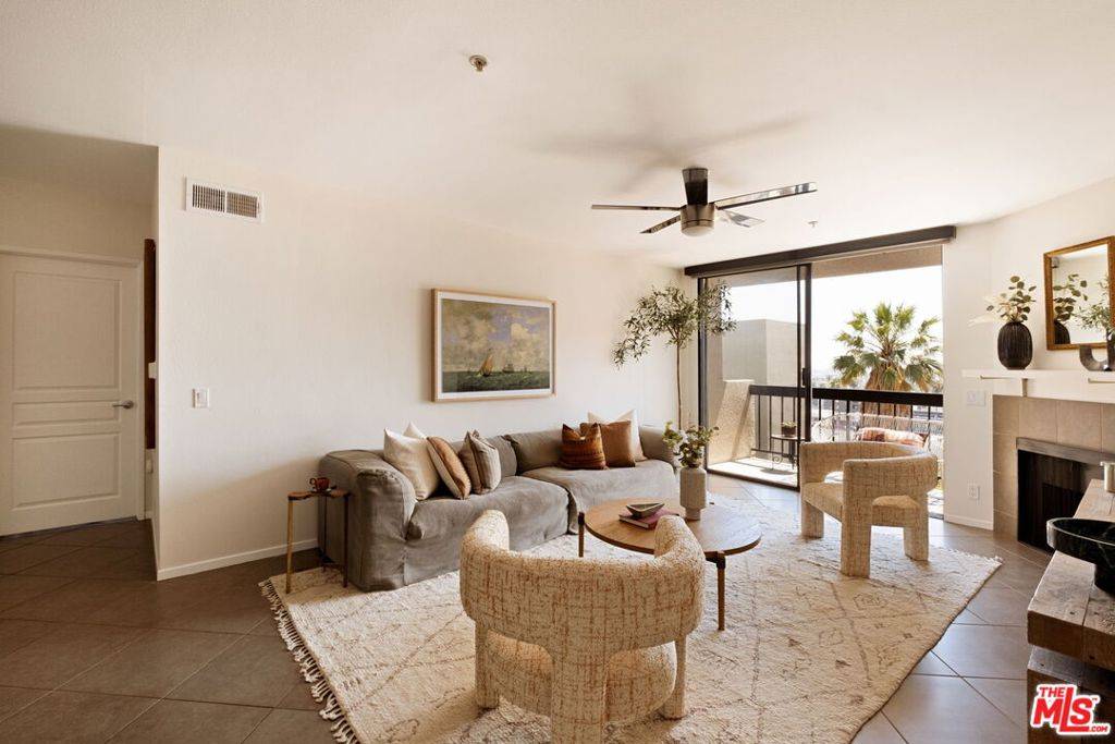 Los Angeles, CA 90046,7320 Hawthorn AVE #408