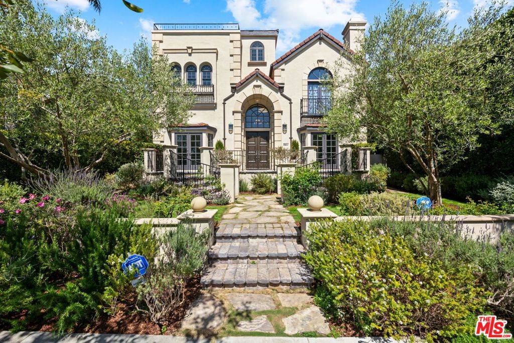 Santa Monica, CA 90402,527 12th ST