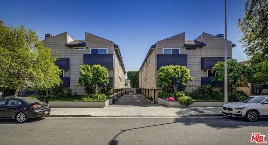 Valley Village, CA 91607,12416 Magnolia BLVD #10