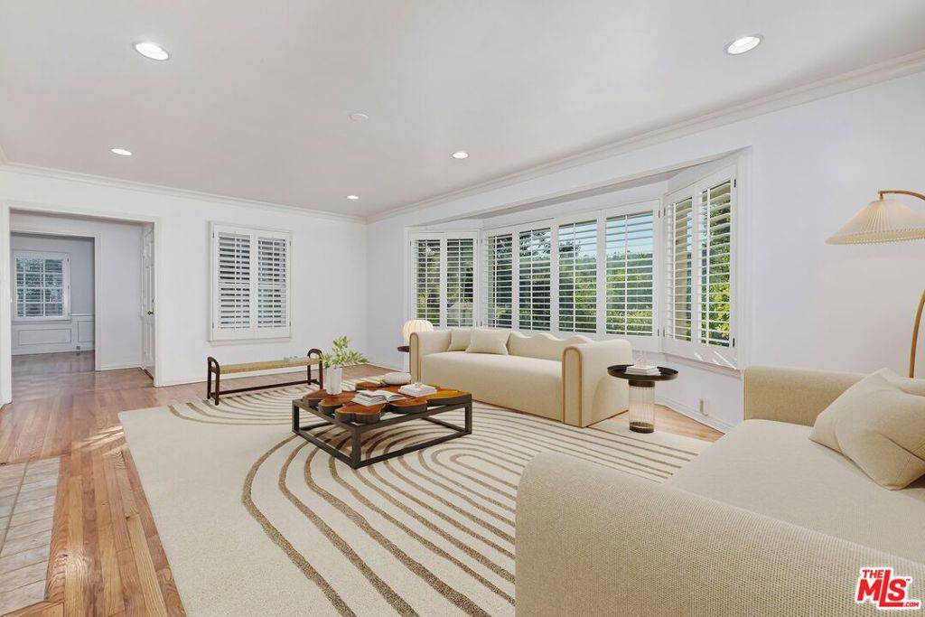 Sherman Oaks, CA 91403,3924 Woodfield DR