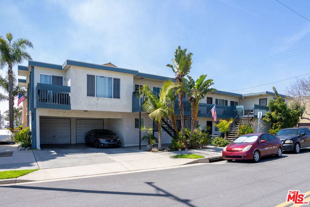 Huntington Beach, CA 92648,425 13th ST