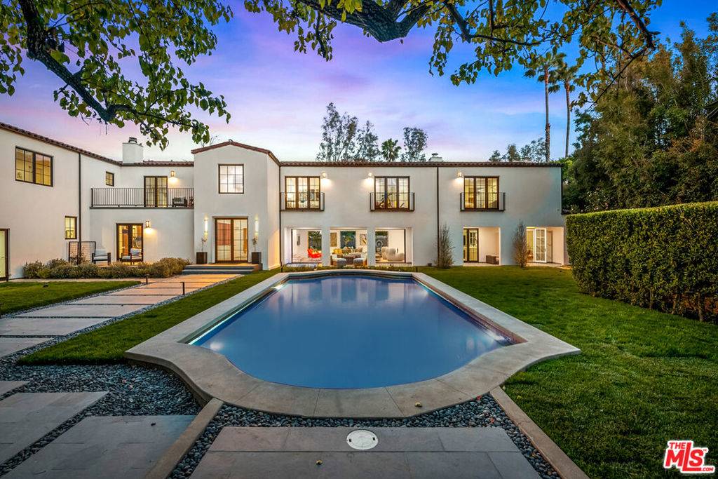 Los Angeles, CA 90077,10472 Revuelta WAY