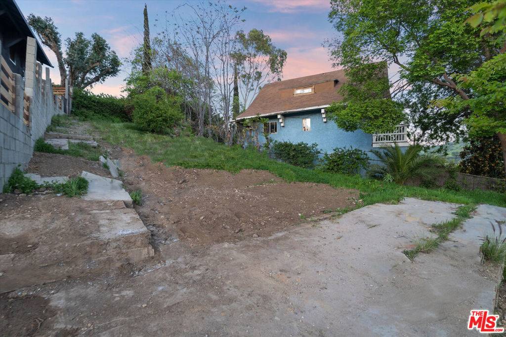 Los Angeles, CA 90065,3400 Glenalbyn DR