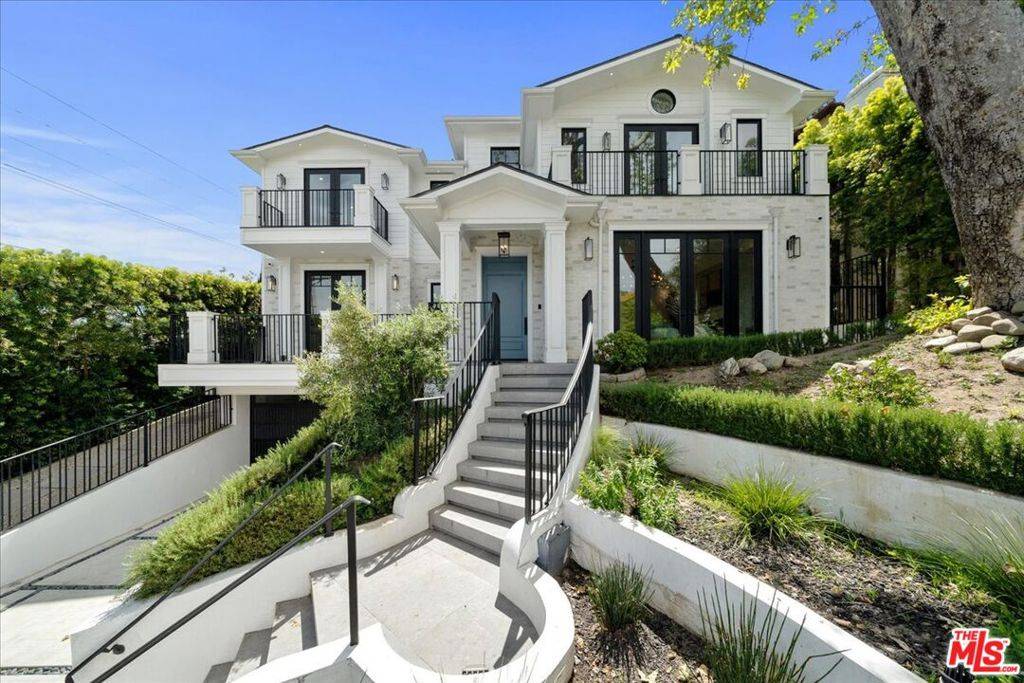 Los Angeles, CA 90034,9820 Kincardine AVE