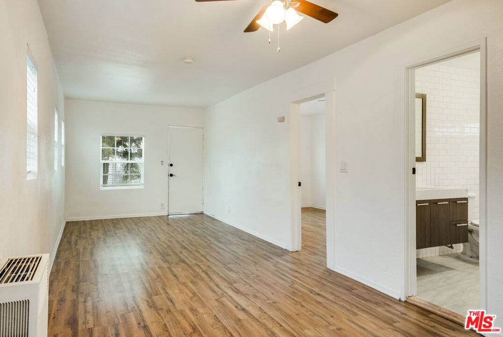Los Angeles, CA 90018,1742 W 36th ST