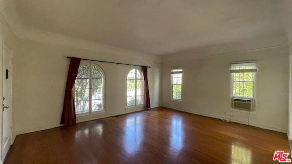 Los Angeles, CA 90036,444 N Sycamore AVE #1