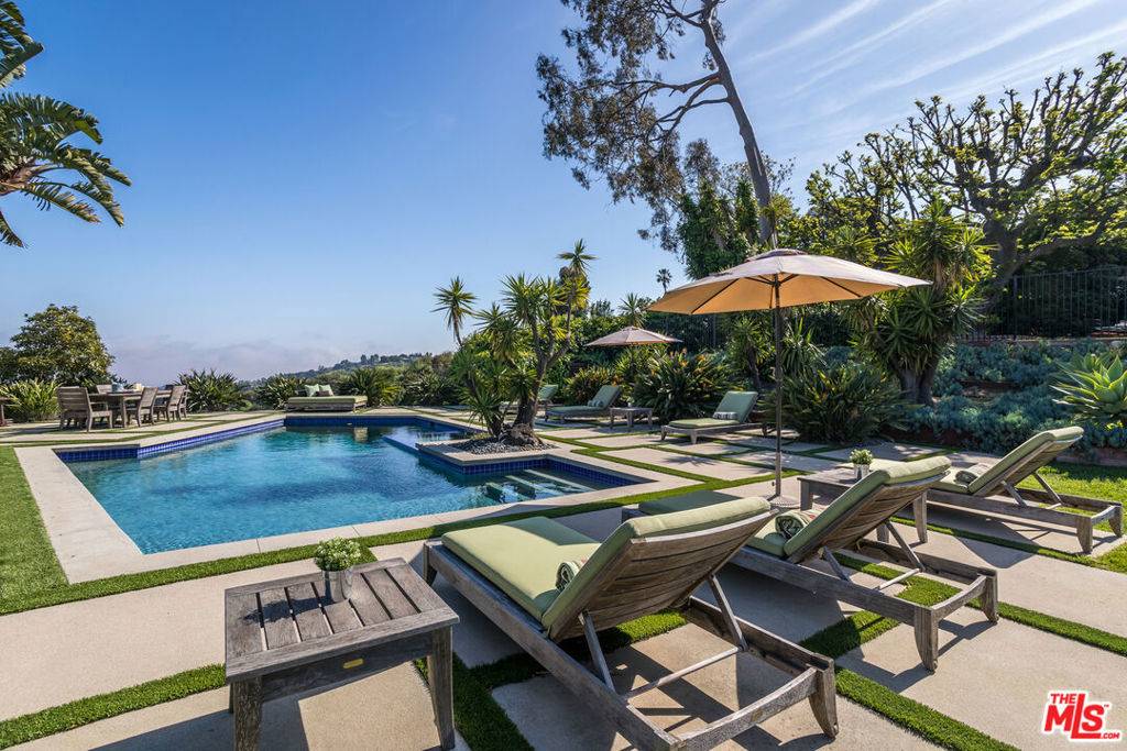 Los Angeles, CA 90077,2618 Roscomare RD