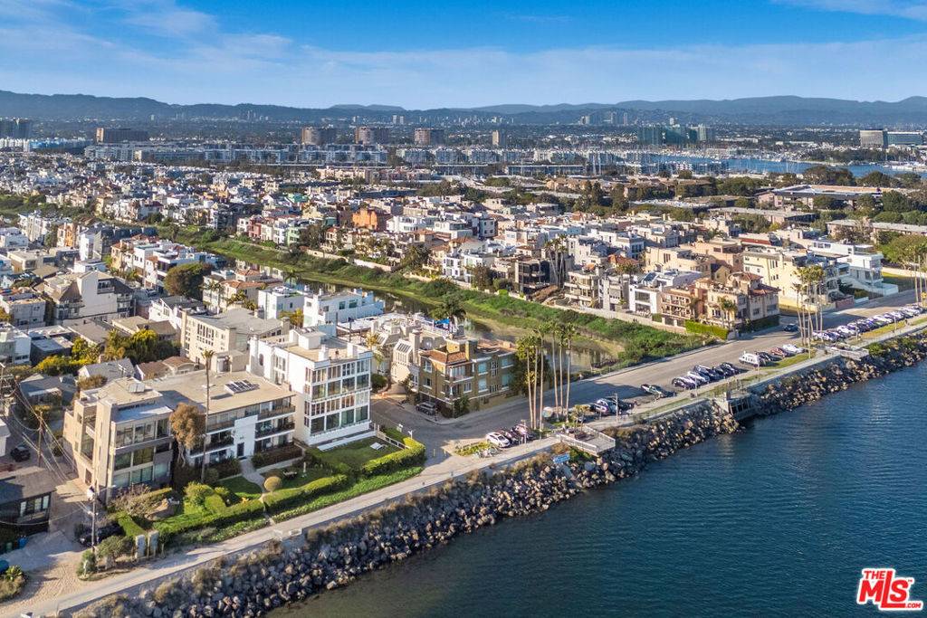 Marina Del Rey, CA 90292,5515 Pacific AVE #1