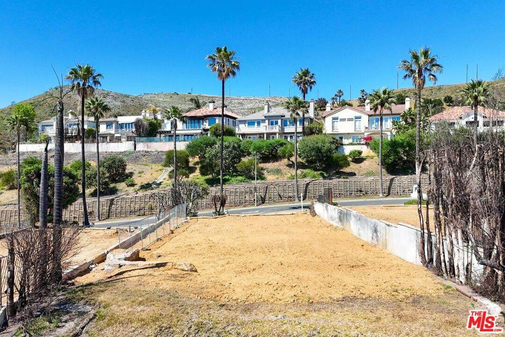 Pacific Palisades, CA 90272,1630 Chastain