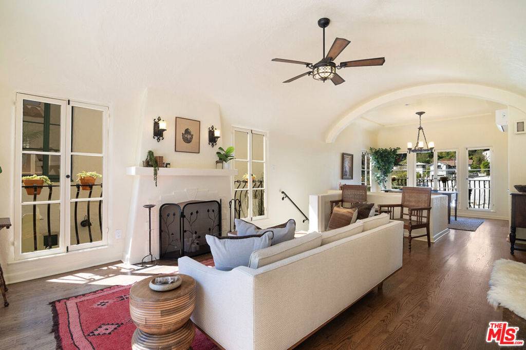 Los Angeles, CA 90026,3310 Hamilton WAY