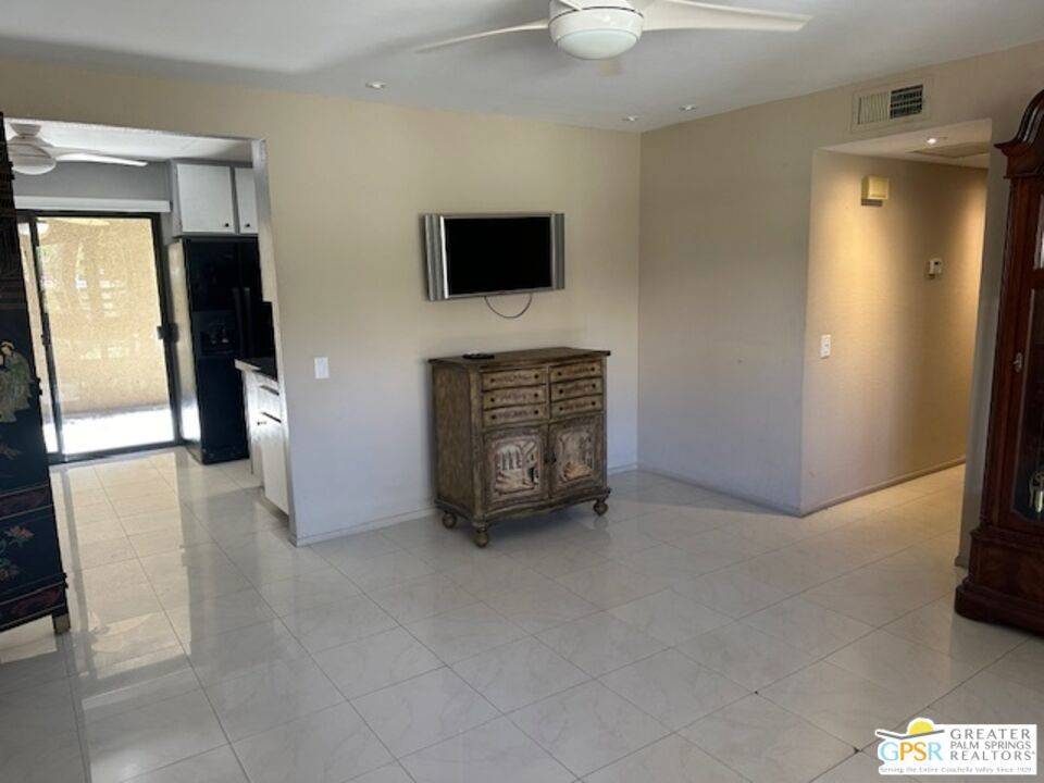 Palm Springs, CA 92262,476 Bradshaw LN #5