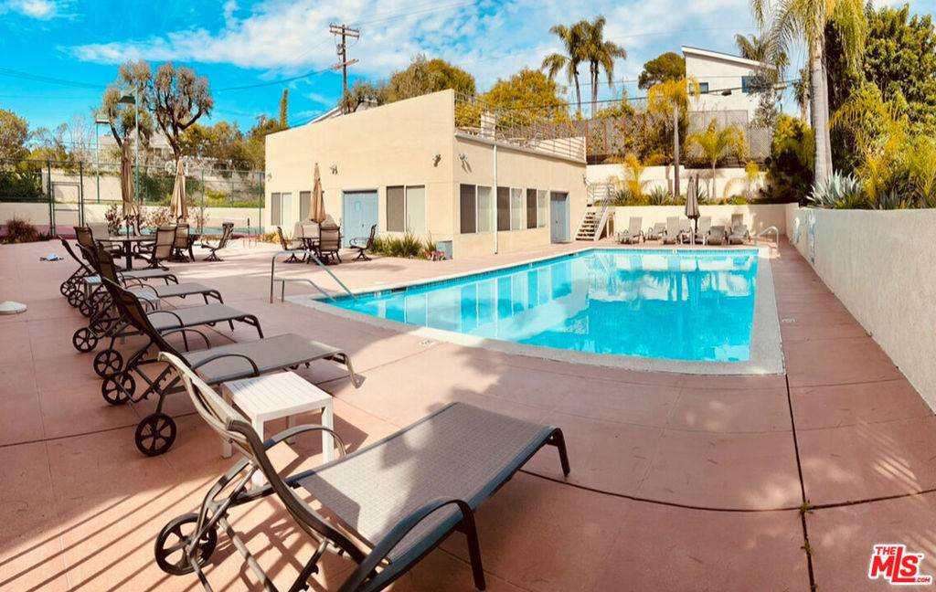 Los Angeles, CA 90066,3460 S Centinela AVE #205