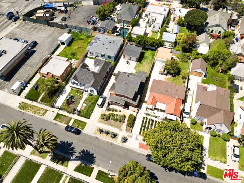 Los Angeles, CA 90043,5739 Chesley AVE