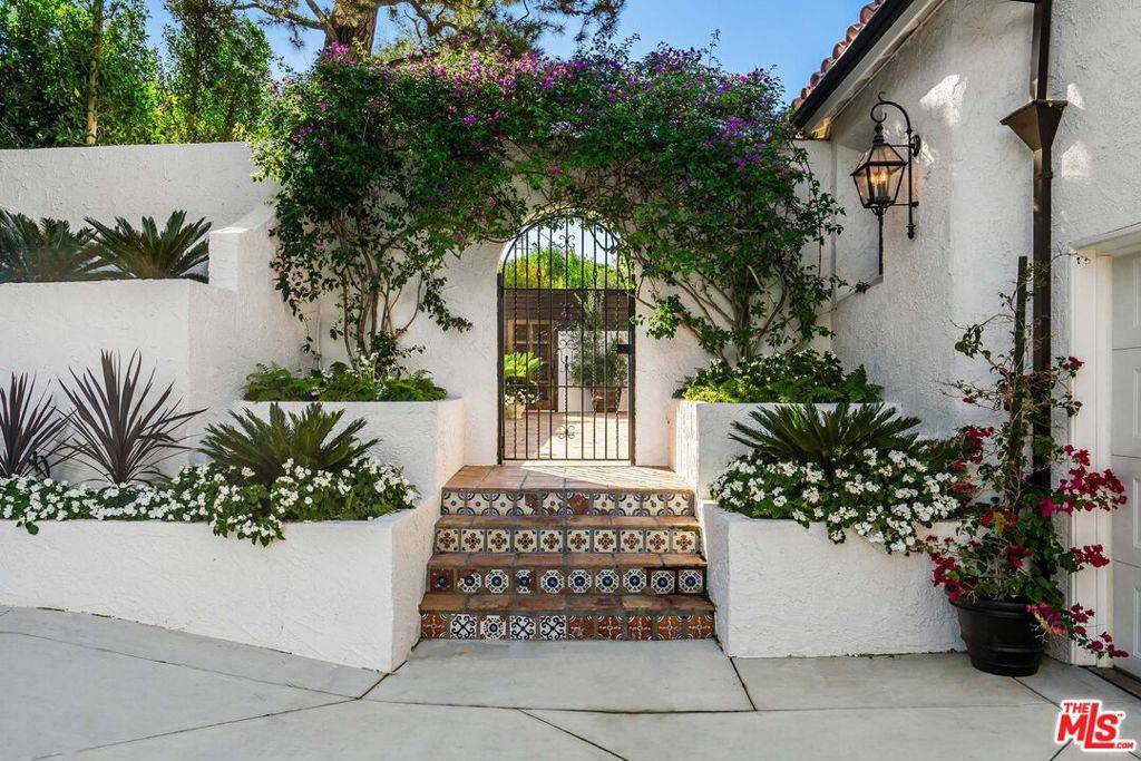 Studio City, CA 91604,11630 Amanda DR