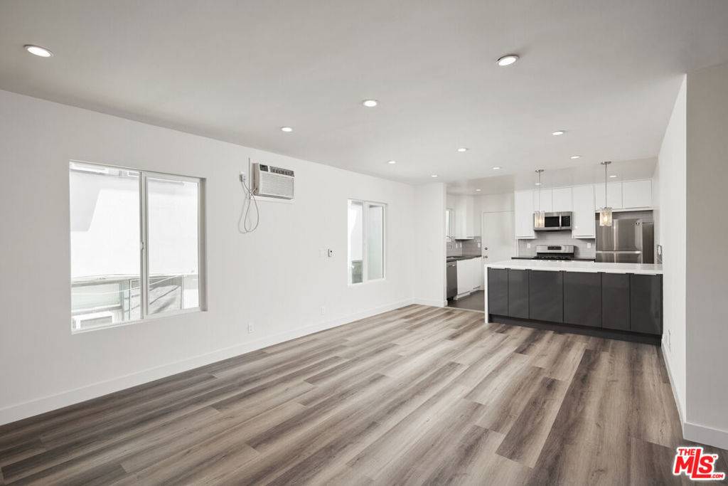West Hollywood, CA 90069,1157 Horn AVE #3