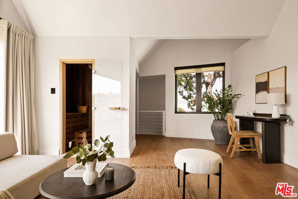 Studio City, CA 91604,3657 Alta Mesa DR