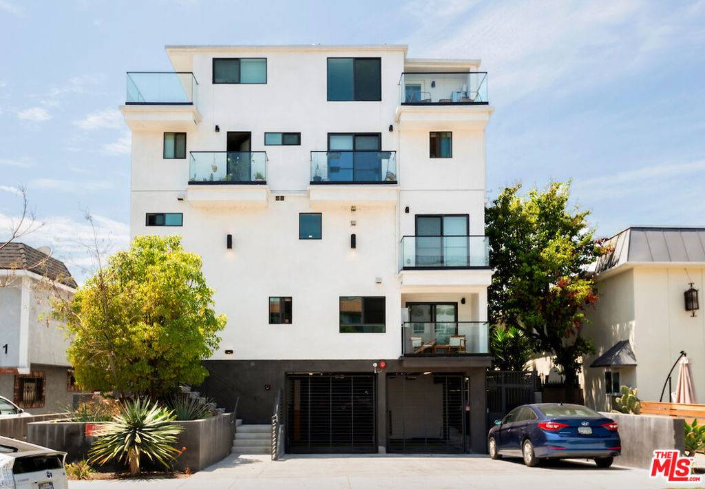 Los Angeles, CA 90034,3667 Mentone AVE #3