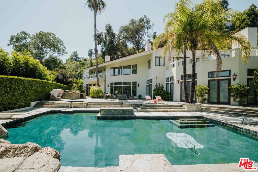 Los Angeles, CA 90077,11037 Anzio RD