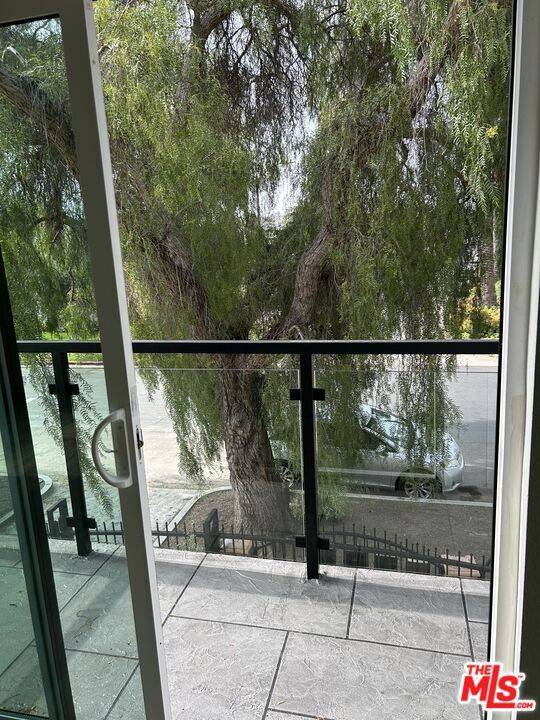 Los Angeles, CA 90016,5207 W 21st ST