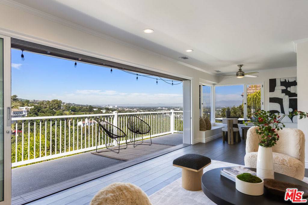Studio City, CA 91604,3819 Sunswept DR