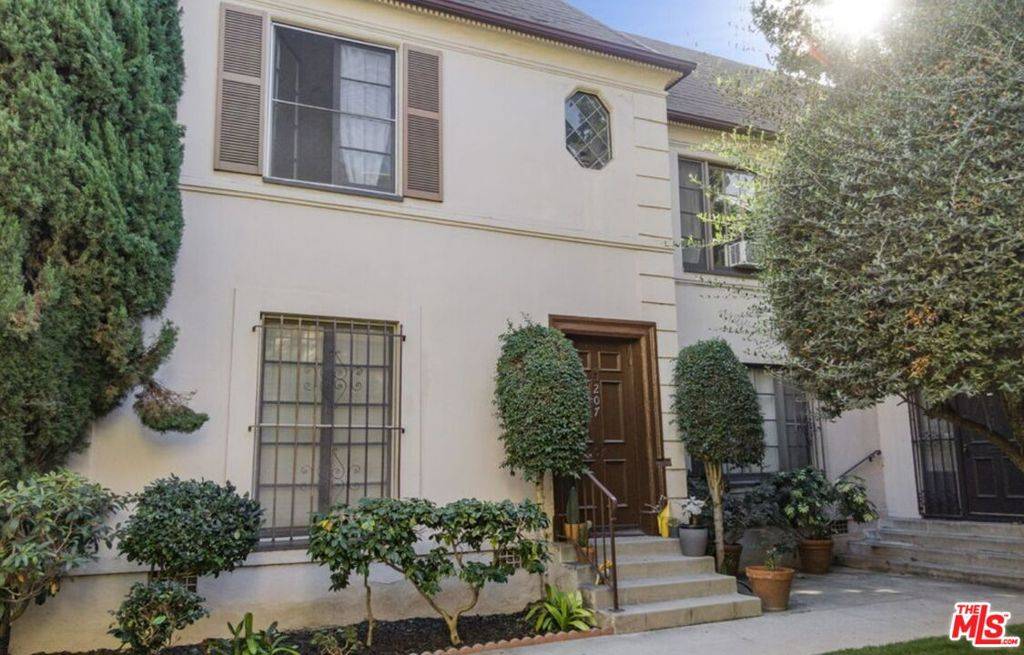 Beverly Hills, CA 90211,207 N Swall DR