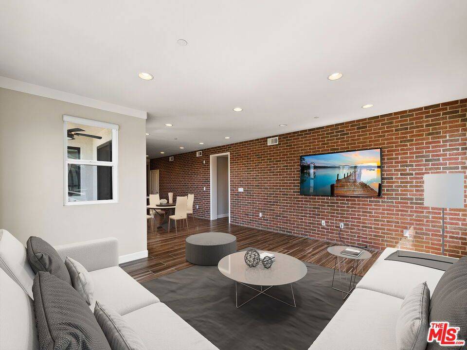 Playa Vista, CA 90094,12887 Runway #5