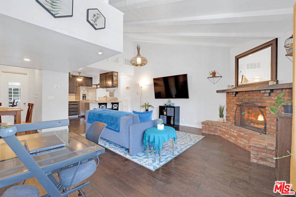 Valley Village, CA 91607,4633 Ben AVE #4