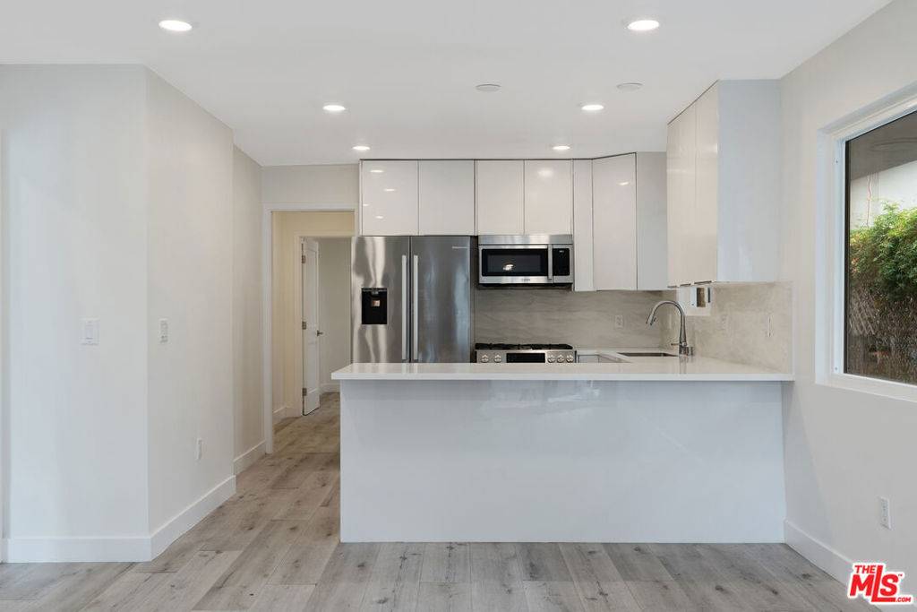 Venice, CA 90291,1025 Pleasantview AVE #A