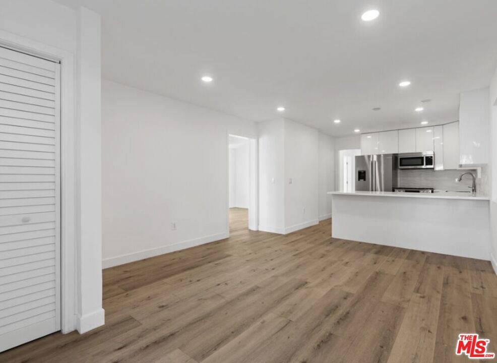 Venice, CA 90291,1025 Pleasantview AVE #A