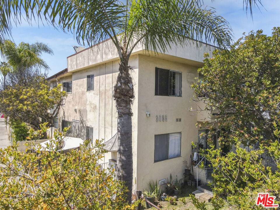 Los Angeles, CA 90034,2055 S Corning ST