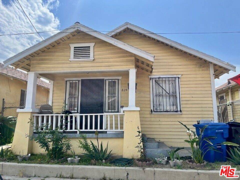 Los Angeles, CA 90065,820 Aragon AVE