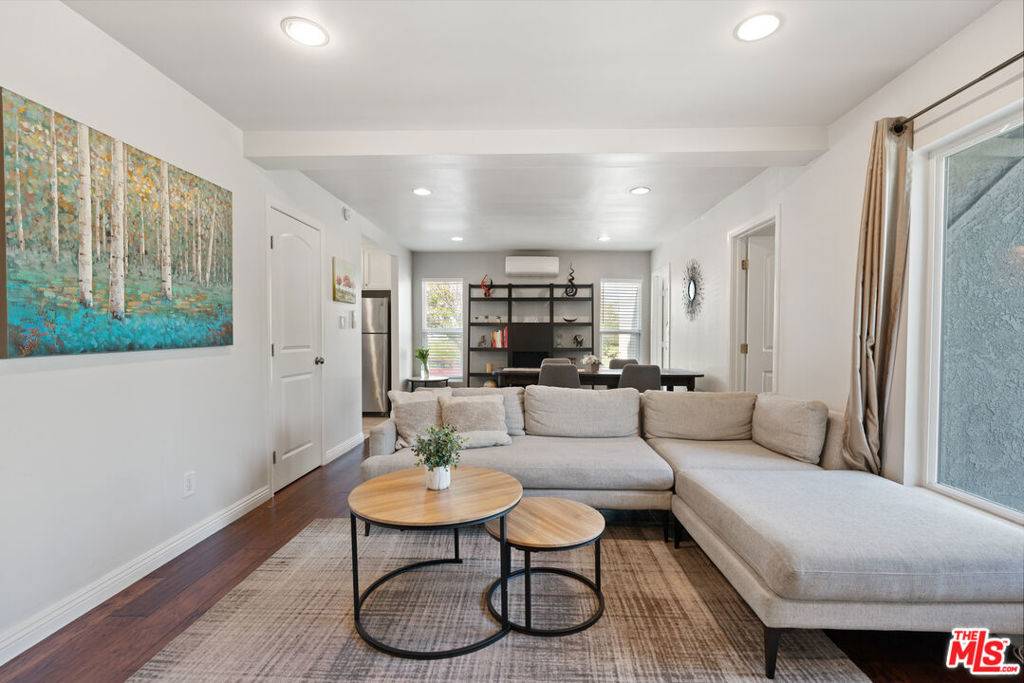 Los Angeles, CA 90019,1301 S Hudson AVE