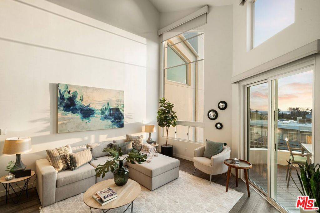Venice, CA 90291,245 Main ST #314