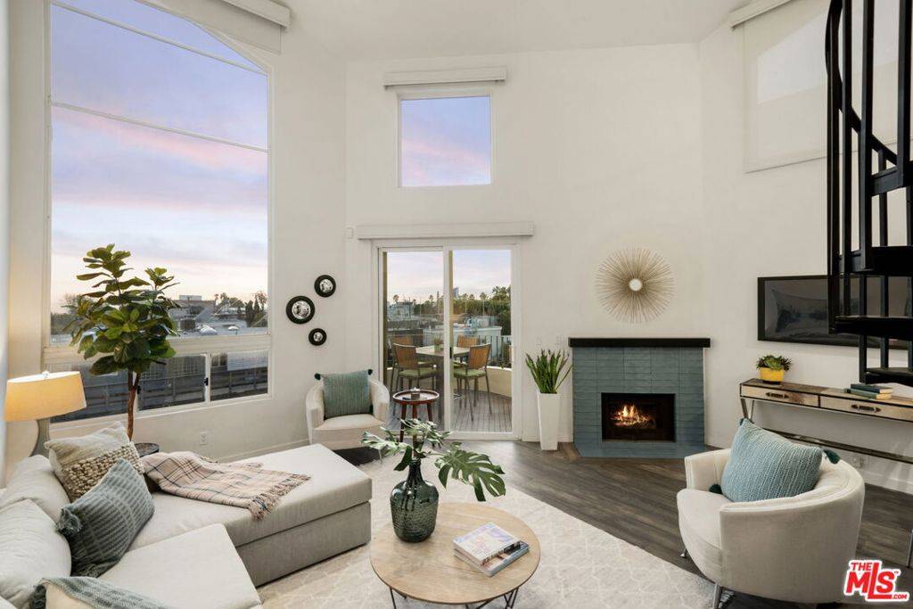 Venice, CA 90291,245 Main ST #314