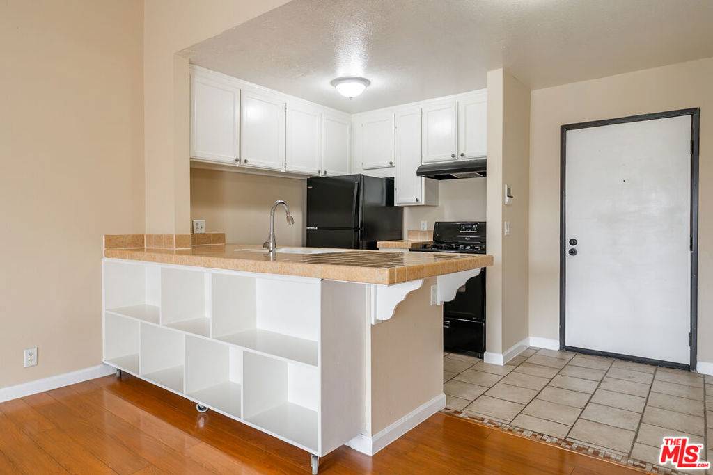 Valley Village, CA 91607,4633 Ben AVE #3