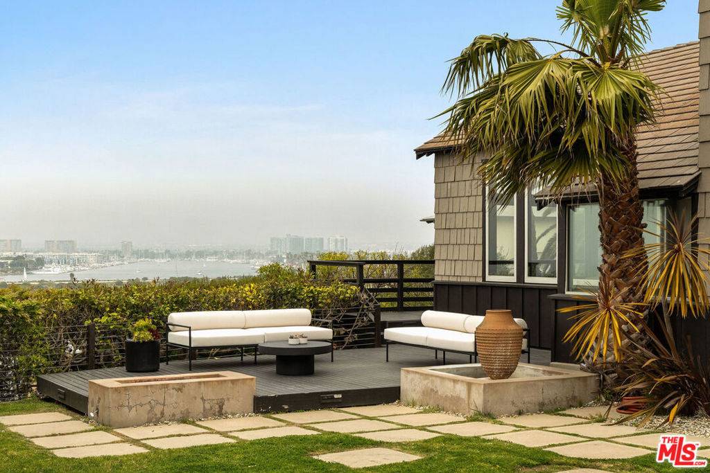 Playa Del Rey, CA 90293,240 Montreal ST