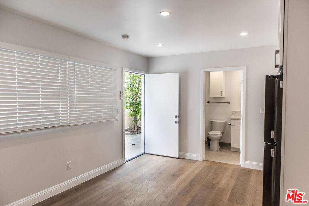 Los Angeles, CA 90025,1449 Butler AVE #1A