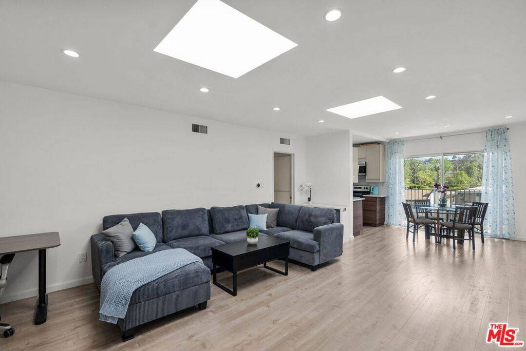 Studio City, CA 91604,12801 Moorpark ST #302