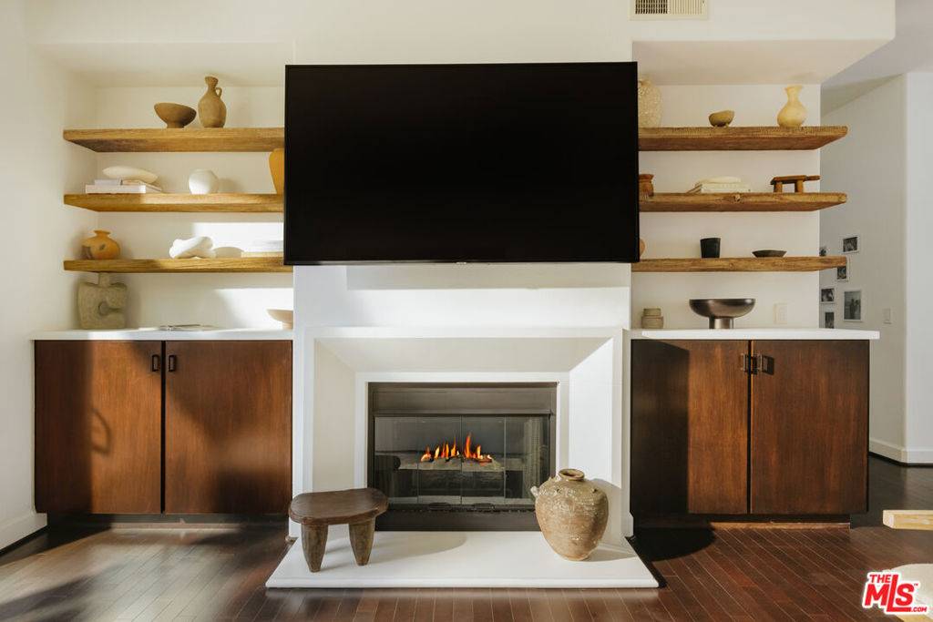 Studio City, CA 91604,4644 Coldwater Canyon AVE #401